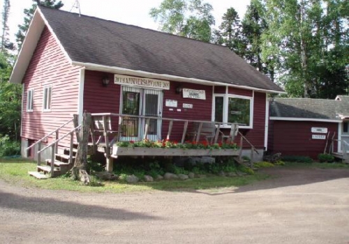 Kah-Nee-Tah Gallery and Cottages