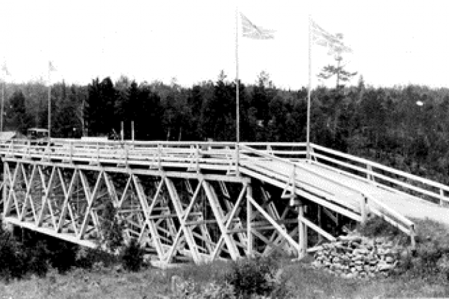 Old Border Road (Old Hwy 61)